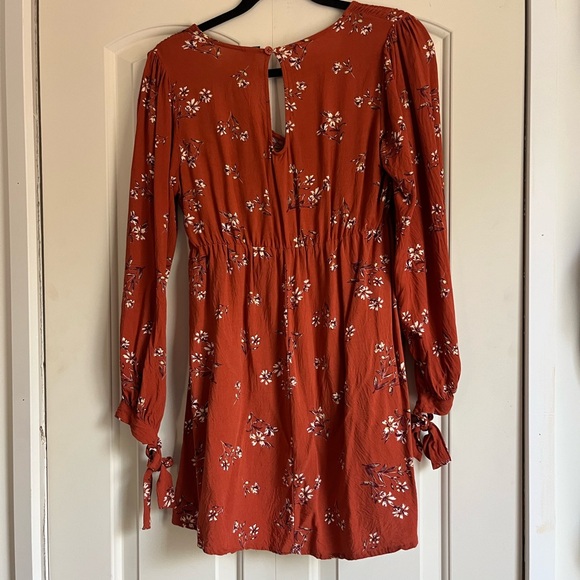 Dress - Picture 3 of 3